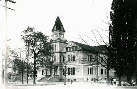 City hall milwaukie